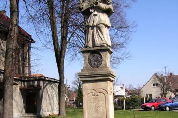 socha sv. Jana Nepomuckého ( © Jan P. Štěpánek 04/2007)