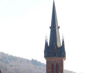 Kostel sv. Vavřince ve Vrchlabí ( © Pavel Vítek 04/2007)