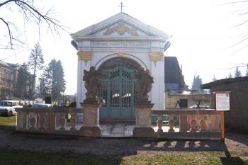 Olivetská kaple (kaple Getsemanské zahrady) v Hostinném ( © Pavel Vítek 04/2007)