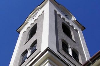 Detail horních partií věže (© Jan P. Štěpánek, 04/2007)