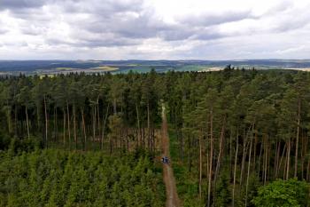 Pohled z rozhledny na Konicko (© Ivo Rozehnal, 05/2014)
