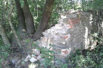 Jihovýchodní nároží statku ( © Ivo Rozehnal 07/2015)