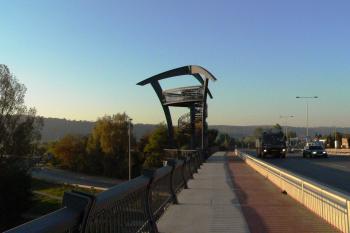 Jedna z věží (© Jan Bobek, 10/2010)