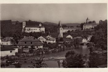 celkový pohled na hrad před rokem 1954 (© anon.)
