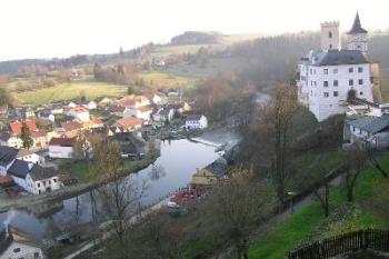 Pohled na zámek a městečko (© Fanda Mikeš 04/2004)