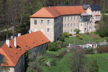 Horní hrad z Anglické věže dolního hradu ( © Ivan Grisa 05/2010)