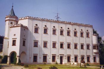 Kaštiel v Moravanoch nad Váhom ( © Pavel Vítek 09/2006)