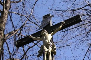 Detail horní části kříže ( © Jan P. Štěpánek 04/2007)