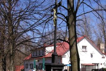Litinový kříž nedaleko bývalých čeladenských železáren ( © Jan P. Štěpánek 04/2007)