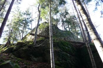 Zřícenina hradu Sokolčí (© aleshwarrior, 10/2014)