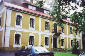 Zámek Návarov ( © Pavel Vítek 06/2005)