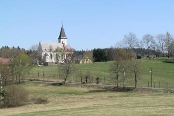 Kostel v Horním Maxově (© Hana Kubikova, 04/2007)