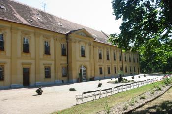 jižní část zámku (© D Dohňanský, 07/2014)