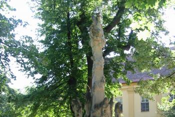 sousoší u zámku (© D Dohňanský, 07/2014)