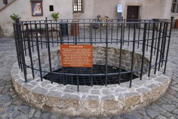 Nádvoří strakonického hradu (© Pavla Slepičková, 8/2010)