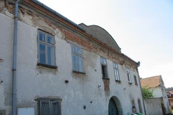 pohled od sz. (© D Dohňanský, 04/2015)