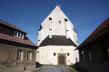 Kostel od západu ( © Ivan Grisa 09/2011)