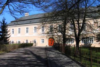 Zámek v Kardašově Řečici ( © Pavel Vítek 04/2007)