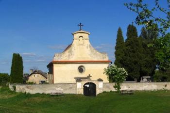 Kostel sv. Jiří (© Petr Pokorný, 04/2007)