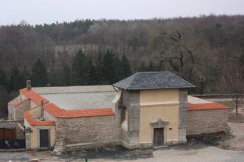 Kaple od západu z jižní věže jesuitské koleje ( © Ivan Grisa 03/2011)