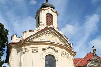 Kostel Nejsvětějšího srdce Ježíšova, hlavní průčelí (© Ivan Grisa, 09/2008)