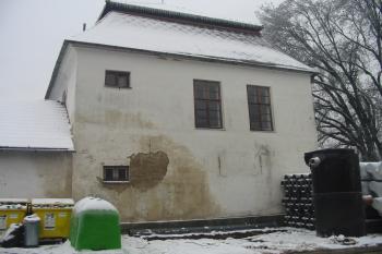 východní strana zámku (© D Dohňanský, 12/2014)