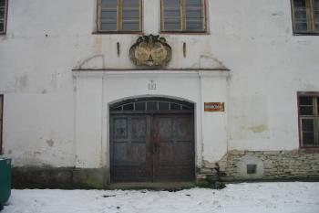 detail zámeckého portálu (© D Dohňanský, 12/2014)