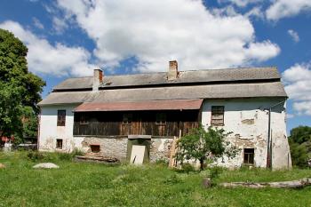 Jihozápadní průčelí ( © Luděk Pitter 07/2006)
