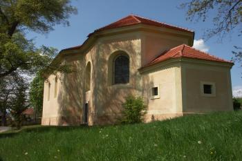 sakristie a presbytář ( © Milan Caha 05/2008)