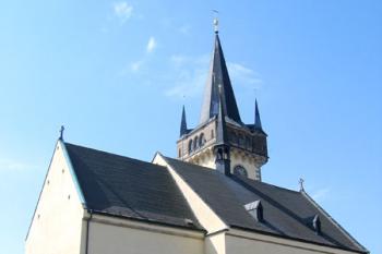 Kostel sv. Jana Křtitele ve Dvoře Králové nad Labem ( © Pavel Vítek 05/2007)
