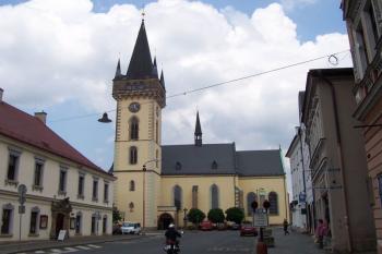 kostel sv. Jana Křtitele - Dvůr Králové nad Labem (© Ivo Rozehnal, 07/2009)