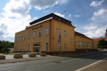 Chodová Planá-starý zámek (© Vlastislav Mareček, 06/2016)