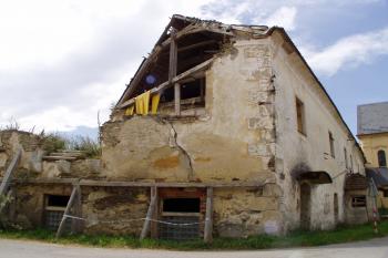 Severovýchodní nároží zámku (© Lukáš Pechánek, 08/2012)
