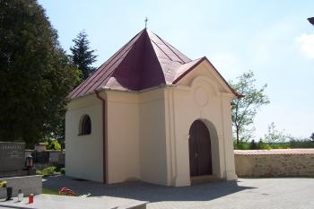 Vřesovice - kostel sv.Petra a Pavla - kaple u kostela (© Ivo Rozehnal, 05/2012)