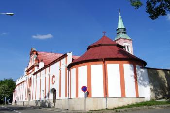 Hlavní průčelí Španělské kaple od jihozápadu ( © Jan P. Štěpánek 05/2007)