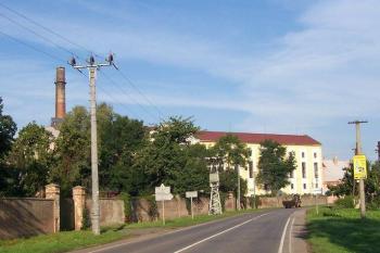 Bedihošť - Pohled na cukrovar od jihovýchodu. (© Ivo Rozehnal, 07/2006)
