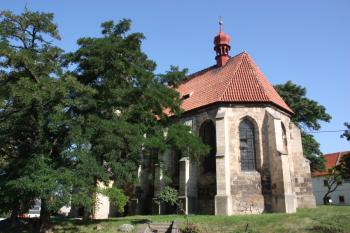 Presbytář od jihovýchodu ( © Ivan Grisa 08/2009)