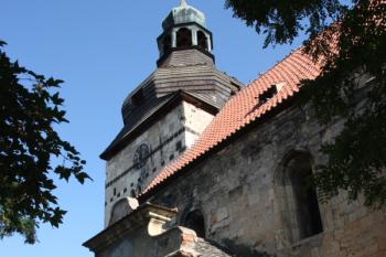 Jižní předsíň a věž od jihovýchodu ( © Ivan Grisa 08/2009)
