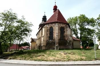 gotický presbytář od východu ( © Pavel Zany Komárek 13.5. 2007)
