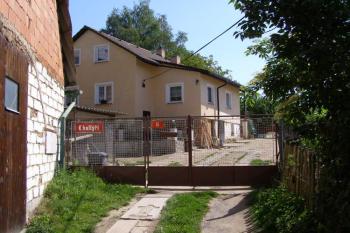tvrziště Červený Hrádek ( © Marek Skýpala 05/2007)