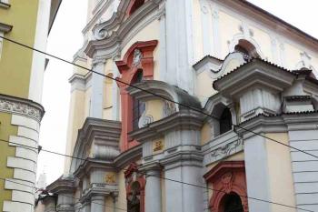 Západní průčelí kostela. (© Jan Sommer, 04/2008)