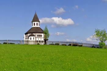 Kostel od západu (© Radovan Smokoň 05/2013)
