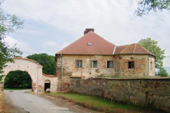 Žáky - nový zámek ( © Pavel Vítek 05/2007)