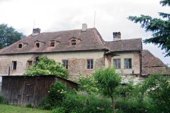 Žáky - starý zámek ( © Pavel Vítek 05/2007)