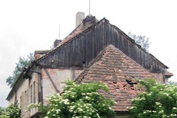 Žáky - starý zámek ( © Pavel Vítek 05/2007)