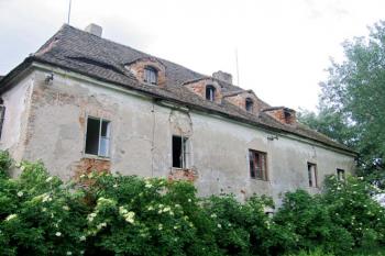 Žáky - starý zámek ( © Pavel Vítek 05/2007)