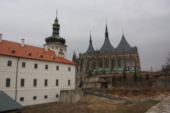 Jižní část koleje a chrám sv. Barbory ( © Ivan Grisa 03/2011)