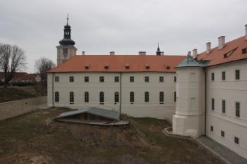Jižní nádvoří koleje ( © Ivan Grisa 03/2011)