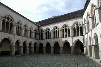 Arkádové nádvoří (2004 © Václav Hájek)