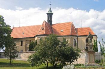 Kostel Nalezení sv. Kříže v Bříství ( © Pavel Vítek 05/2007)